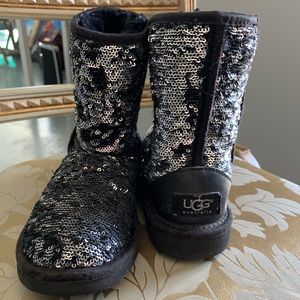 Girls Ugg sequin boots size 2 Good used condition